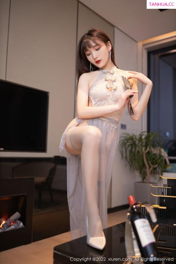 陆萱萱  [XiuRen]高清写真图 2022.02.16 No.4592 陆萱萱第10张图片